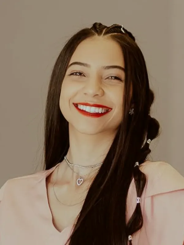 Livinha, da equipe de harmonização da WA Orofacial